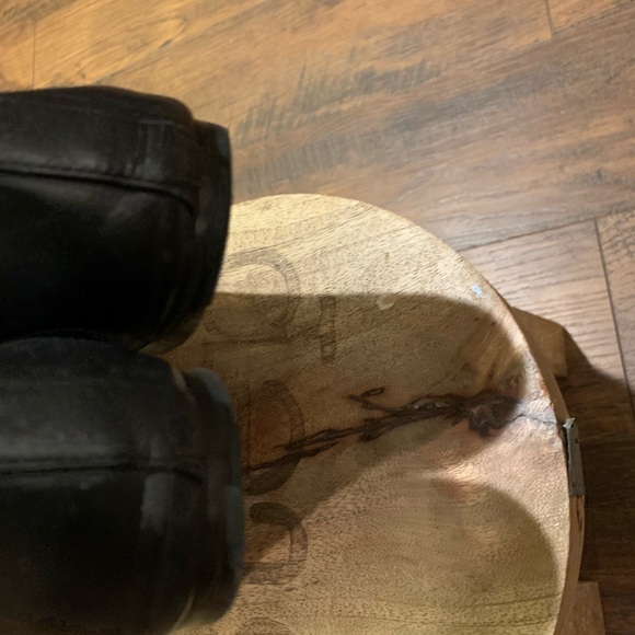 Veronica Beard Champlain Black Leather Loafers with Gold Chain - Picture 5 of 10